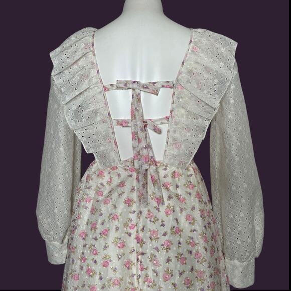 70s Prairie Maxi Dress Floral Eyelet Ruffle Open Back with Ties, sz Small - Picture 5 of 6